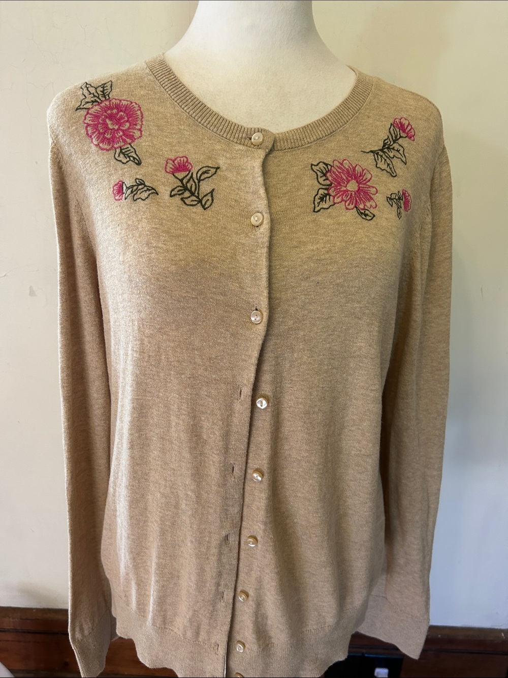 LOFT outlet Beige Cardigan with Pink Floral Embroidery Size L EUC